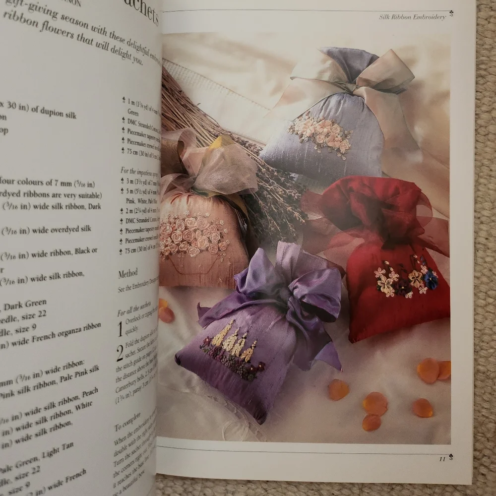 Anne's Glory Box Book Seven Gloria McKinnon 2011